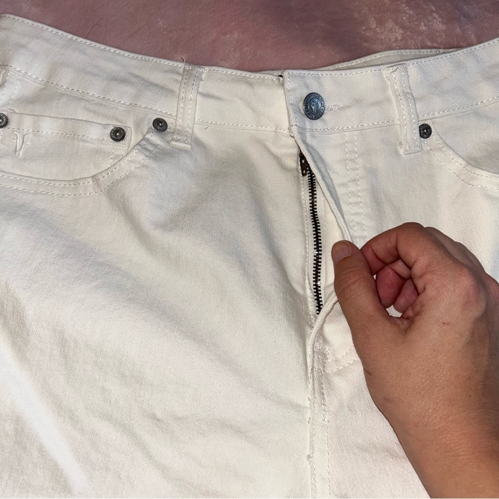 Frye white denim straight leg jeans size 8/29 pockets - Picture 2 of 10